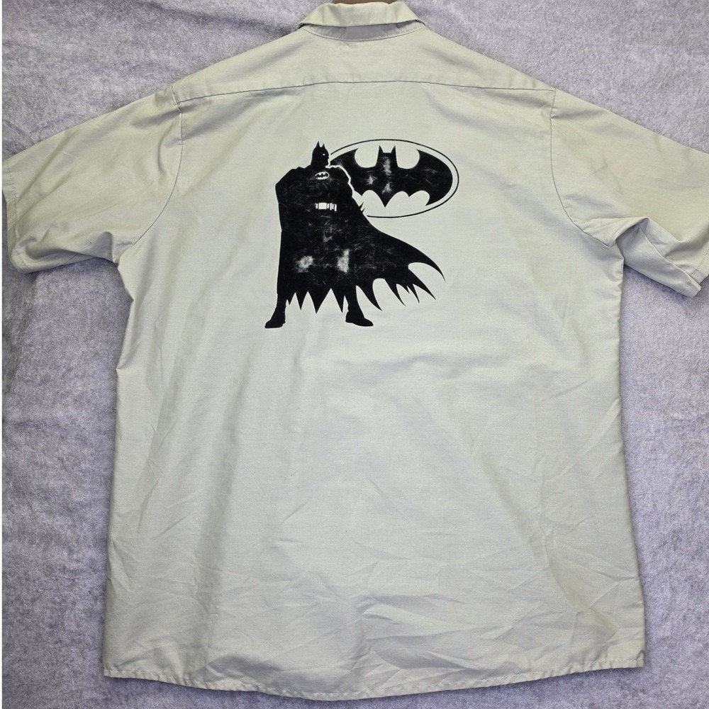 Red Kap Warner Bros Batman Mens Tan Short Sleeve Button Up Work Shirt Graphic L - Picture 1 of 16